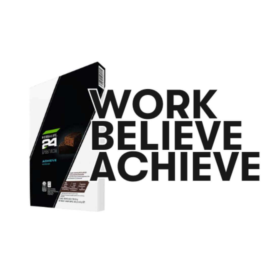 En pakke Herbalife H24 Achieve proteinbar Dark Chocolate og ordene Work, Achieve, Believe.