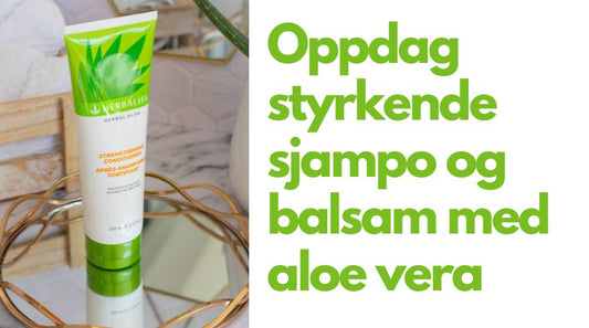 Herbalife Herbal Aloe aloevera Strengthening Conditioner-tube på glassfat med gullkant. Tekst "Oppdag styrkende sjampo og balsam med aloe vera"