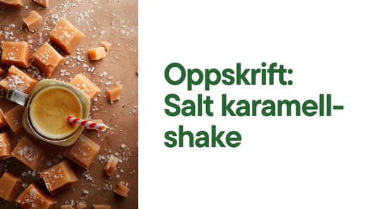 Karamell-farget smoothie i en glass-tumbler med rødt sugerør, karameller i hauger ved siden av overstrødd med saltflak. Tekst: Oppskrift - salt karamell-shake.