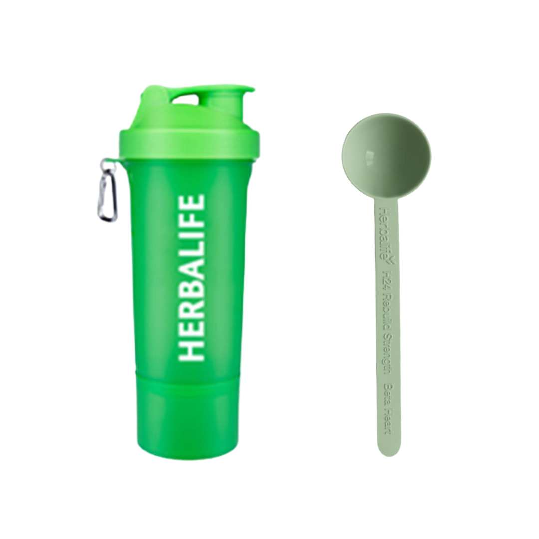 Neon grønn Herbalife-shaker og lysegrønn bærekraftig måleskje til H24 Rebuild Strength og Beta Heart. 