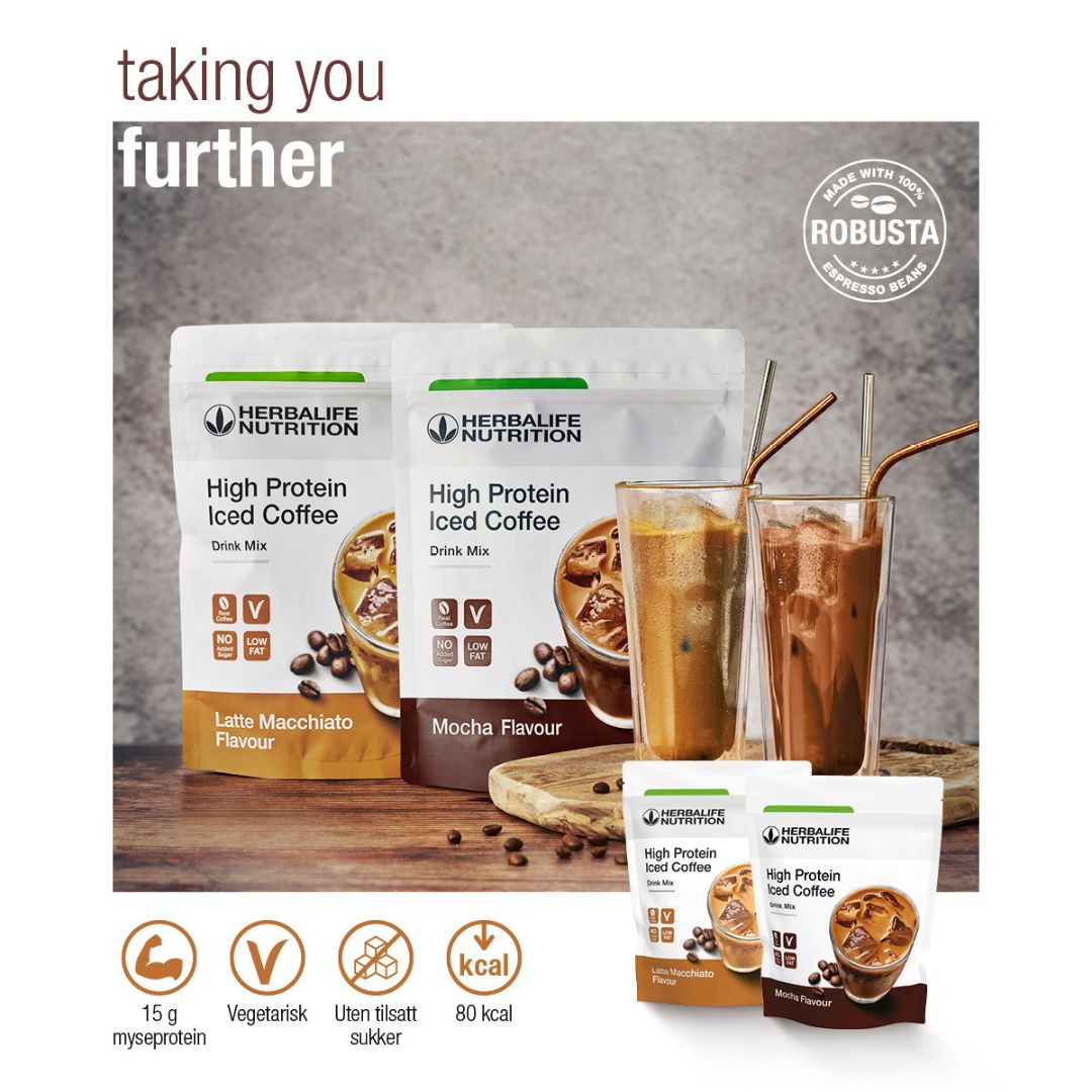 En pakke Herbalife High Protein Iced Coffee Drink Mix Latte Machiato-smak og en pakke protein-iskaffe med mokka-smak. Bildet har tekstene “Taking you further” og “Made with 100% robusta espresso beans” samt 15 gram myseprotein, vegetarisk, uten tilsatt sukker og 80 kcal. 