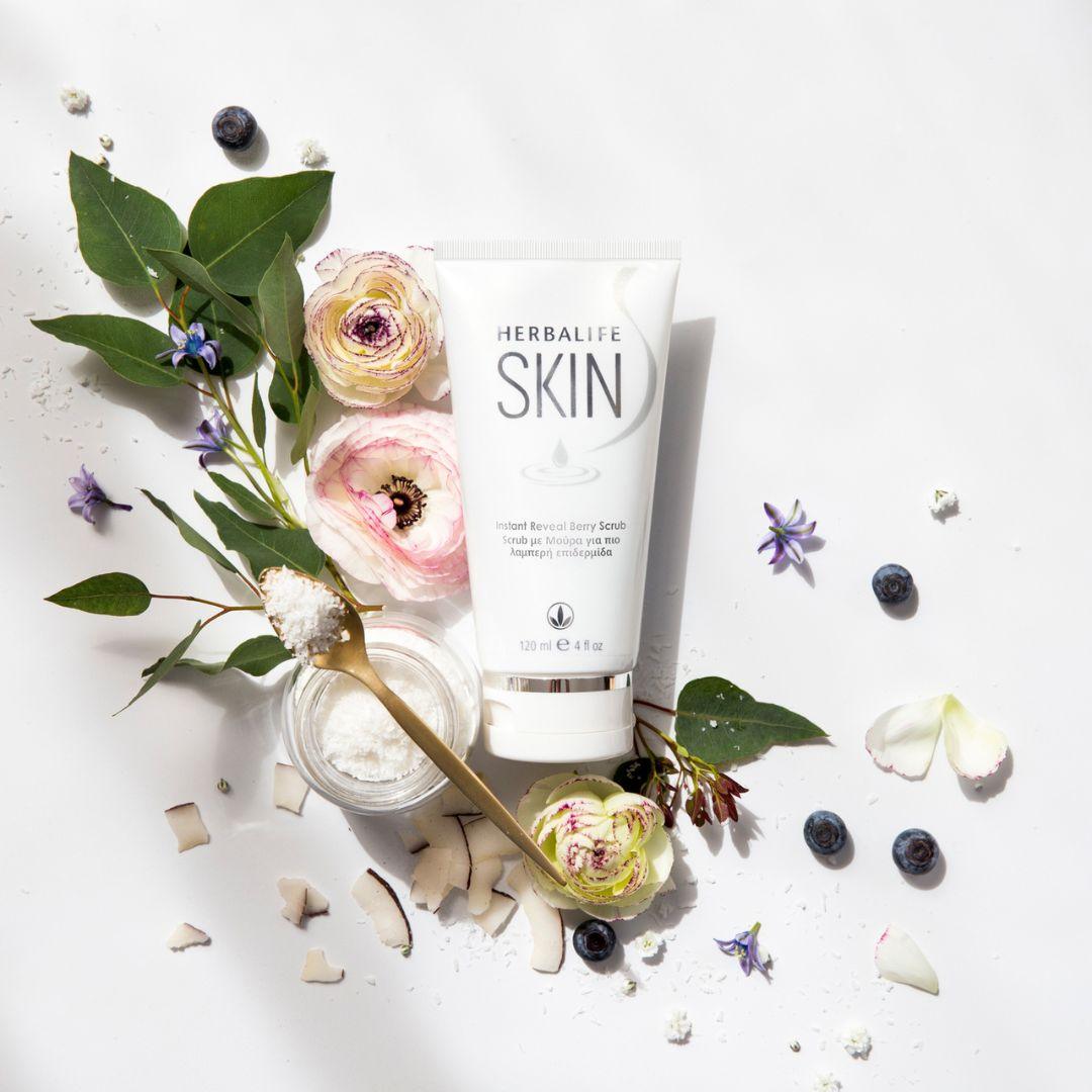 SKIN Berry Scrub - mild eksfolierende skrubb for myk og glatt hud - 120 ml - Frokostshake.no