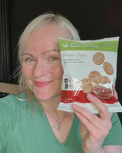 En porsjonspose Herbalife proteinchips med barbeque-smak og Helga.