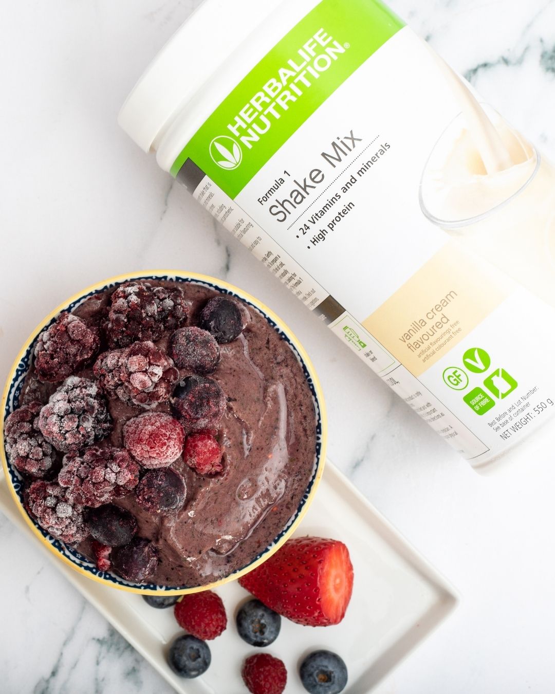 Herbalife vaniljeshake smoothie med bær og friske ingredienser